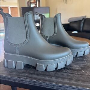 Jeffrey Campbell Boots in Olive